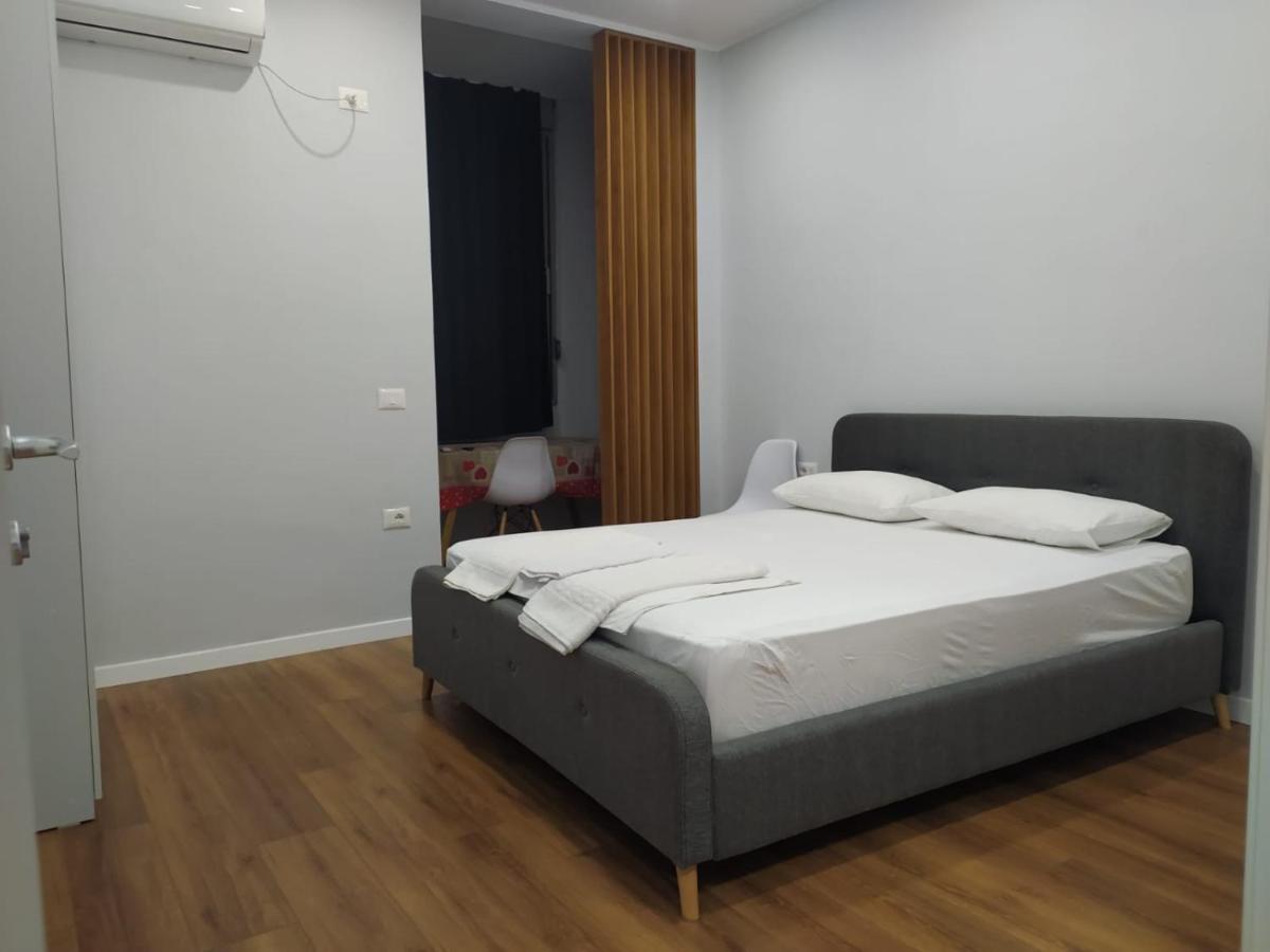 Be Solei Studio Apartments Sol 2 Tirana Esterno foto