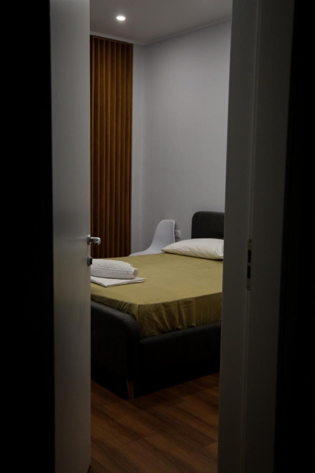 Be Solei Studio Apartments Sol 2 Tirana Esterno foto