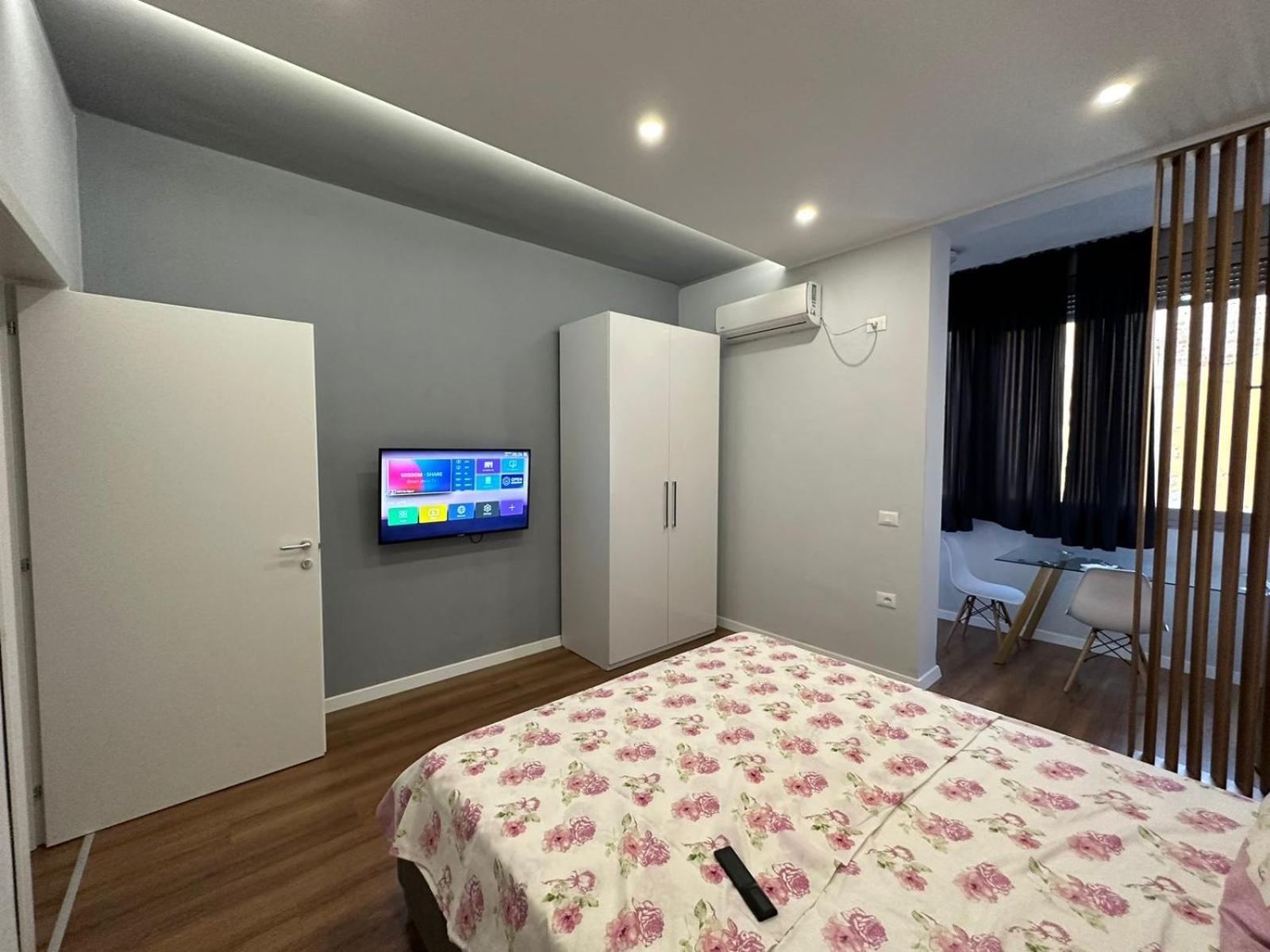 Be Solei Studio Apartments Sol 2 Tirana Esterno foto